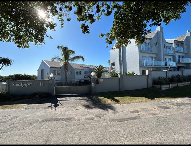 3 BEDROOM APARTMENT FOR SALE IN ASTON BAY